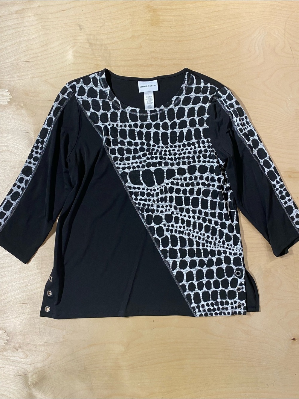 Alfred Dunner Black and White Patterned Diagonal Panel Long Sleeve Top Small (RZ